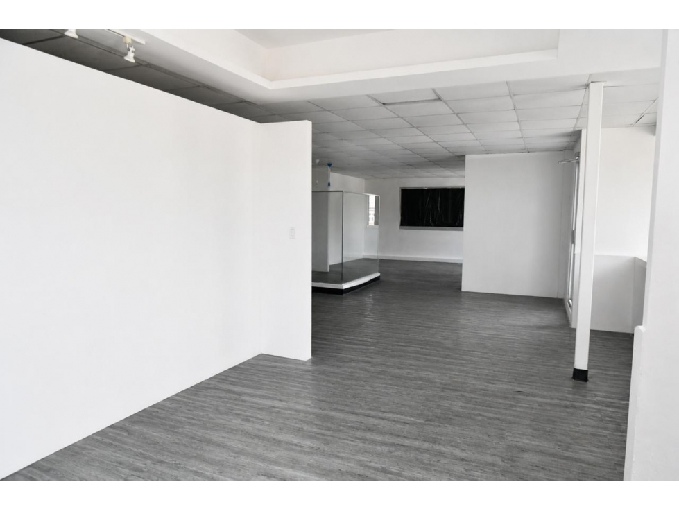 Edificio Comercial en Alquiler - 3