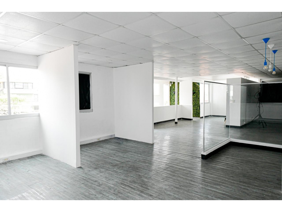 Edificio Comercial en Alquiler - 4