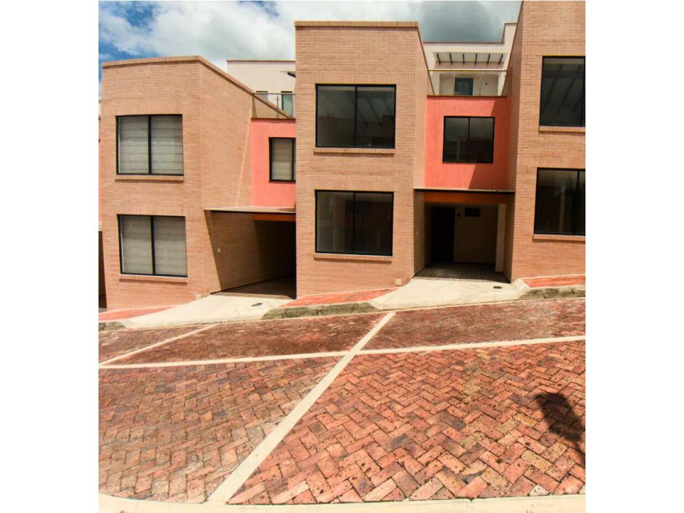 CASA EN VENTA - CONJUNTO CERRADO- PAIPA, BOYACÁ - 1