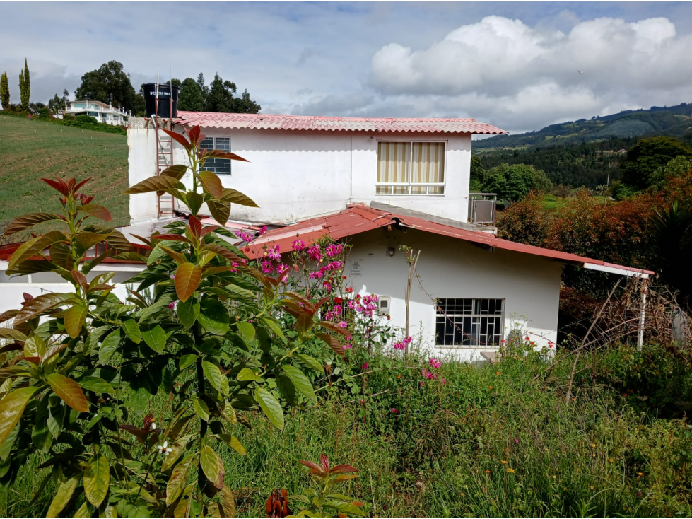 CASA CON APARTAESTUDIO MIRABAL - PAIPA, BOYACÁ - 2