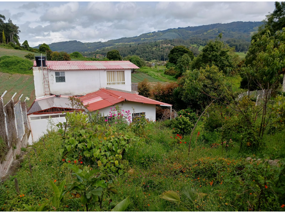 CASA CON APARTAESTUDIO MIRABAL - PAIPA, BOYACÁ - 3