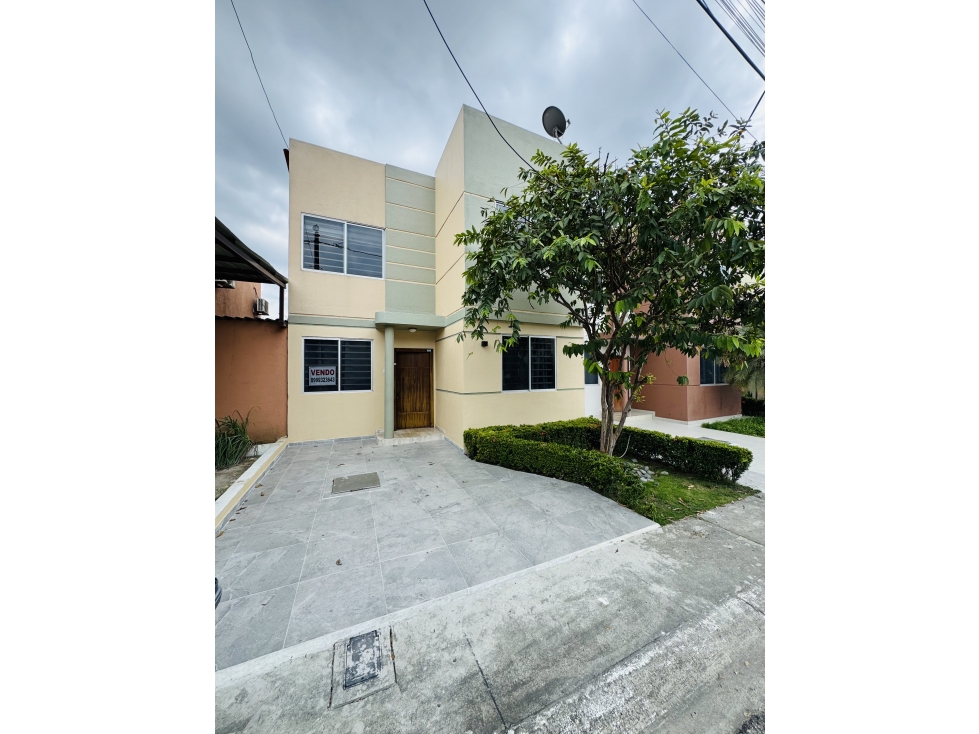 VENTA CASA URBANIZACION CASTILLA VIA SAMBORONDON - GUAYAS - 1