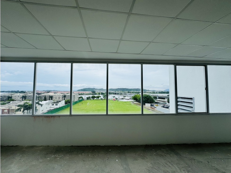 VENTA 2 OFICINAS - RIVERT PLAZA - AV. LEÓN FEBRES CORDERO - 3