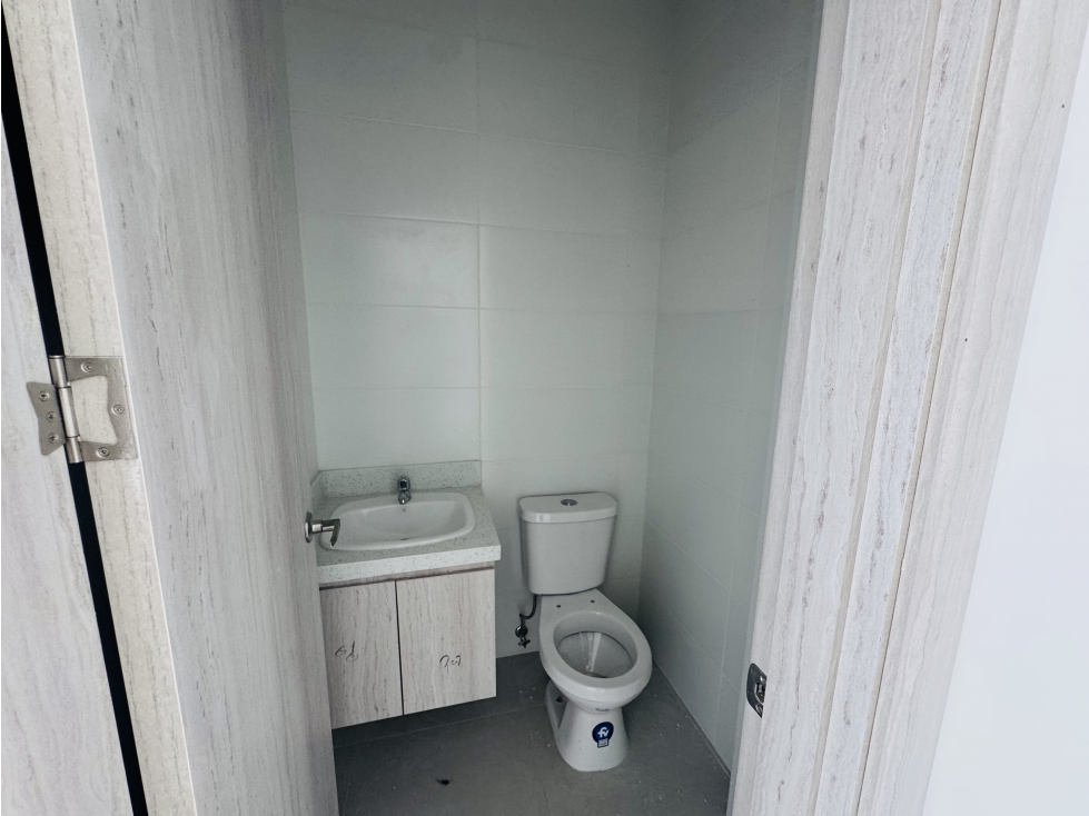 ALQUILER LOCAL COMERCIAL VYZCAYA II - 4