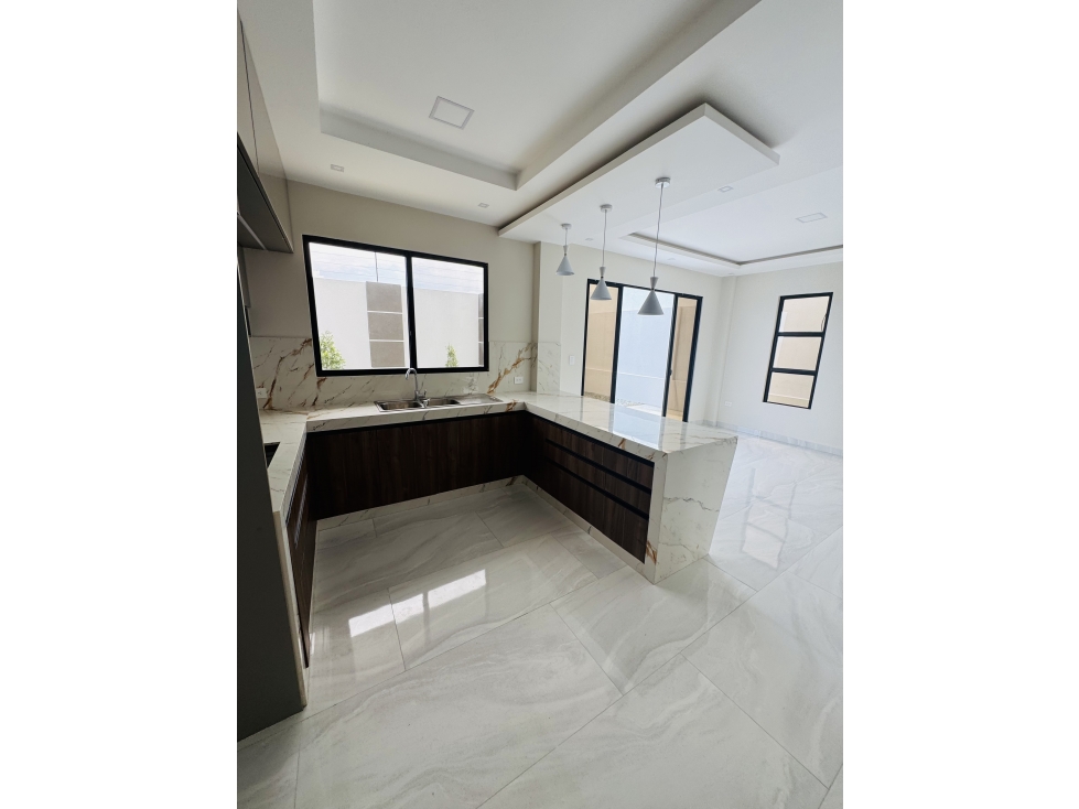 VENTA CASA DE ESTRENO - KM 19 VIA A LA COSTA - GUAYAQUIL — foto 2