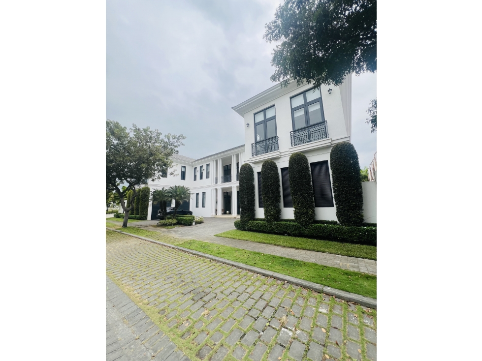 VENTA CASA URB. AIRES DE BATAN - VIA SAMBORONDÓN - 1