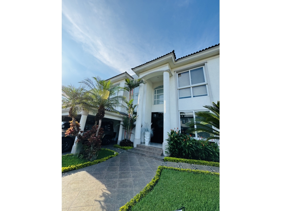 VENTA CASA URBANIZACION LAGUNA DEL SOL - VIA SAMBORONDÓN - GUAYAS - 1
