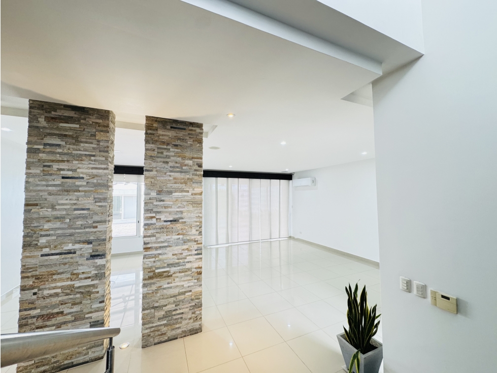 VENTA CASA URBANIZACION LAGUNA DEL SOL - VIA SAMBORONDÓN - GUAYAS - 4