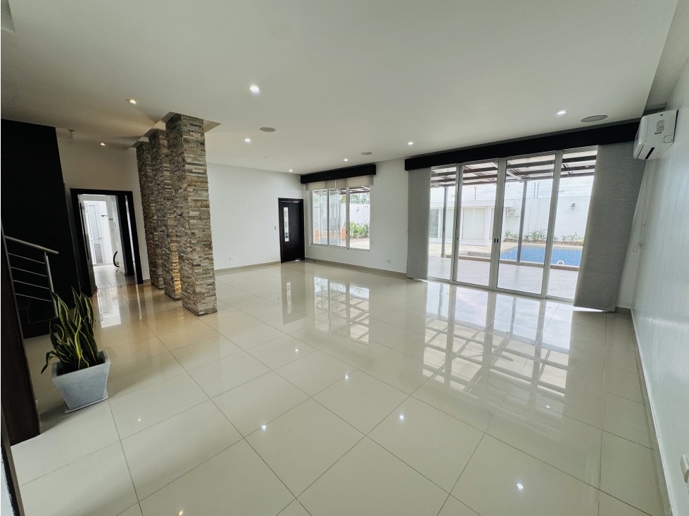 VENTA CASA URBANIZACION LAGUNA DEL SOL - VIA SAMBORONDÓN - GUAYAS - 2