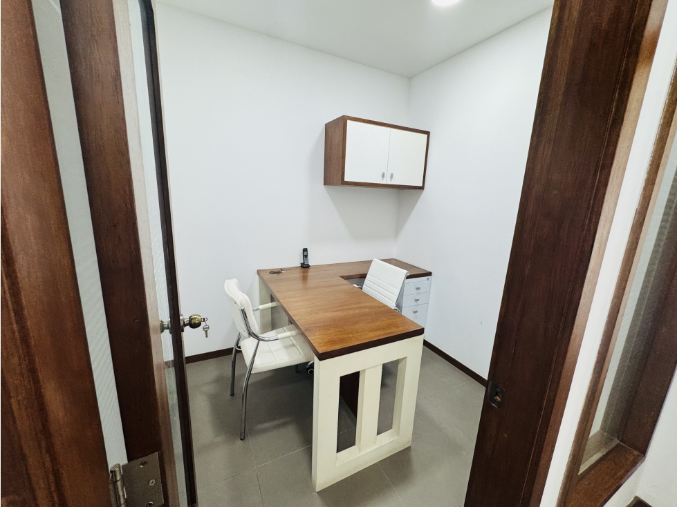 ALQUILER OFICINA AMOBLADA SKY BUILDING — foto 5