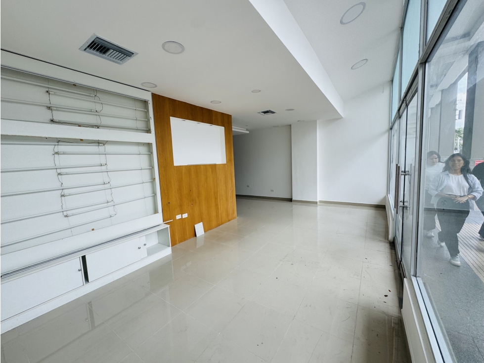 ALQUILER LOCAL COMERCIAL PARQUE EMPRESARIAL COLÓN - 3