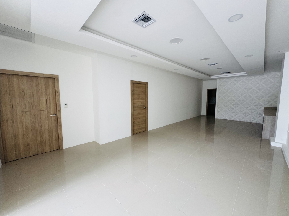 ALQUILER LOCAL COMERCIAL PARQUE EMPRESARIAL COLÓN - 4