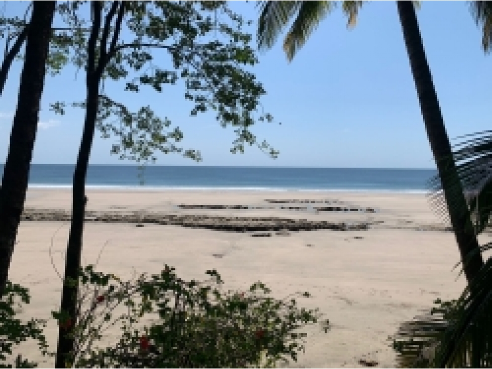 Propiedad Frente al Mar de 240 Hectáreas en Venta en Isla Cébaco - 1