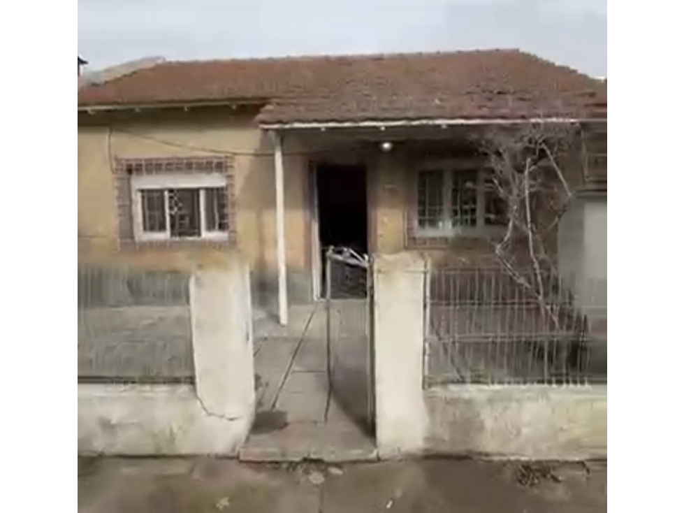 CASA 3 AMBIENTES- ALMAFUERTE 5300- GARAJE - 2