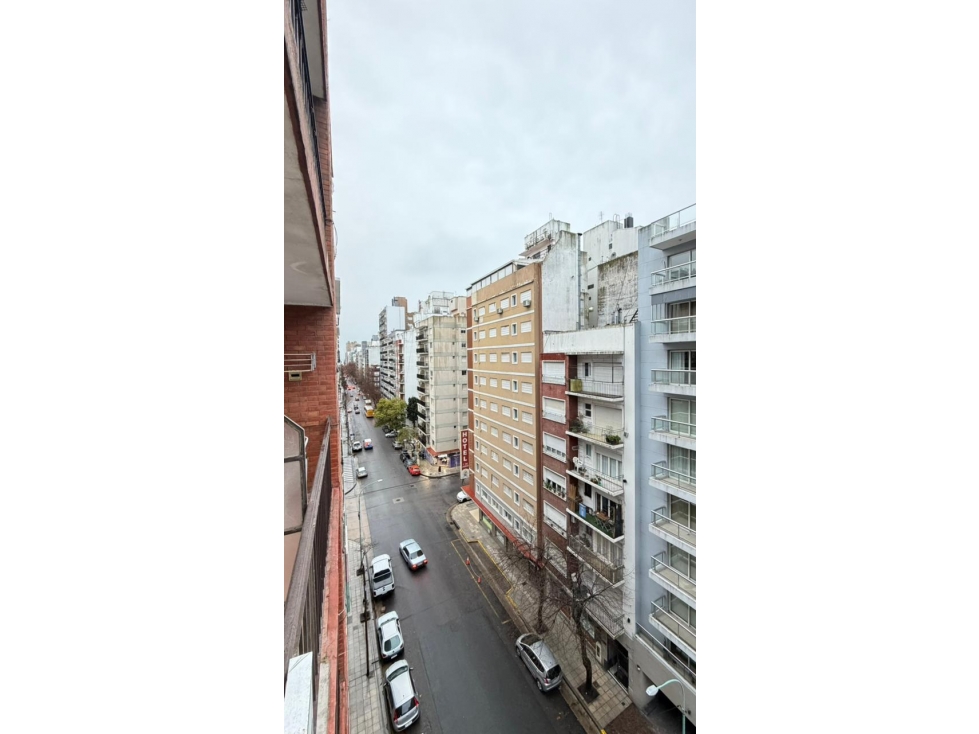 VENTA 3 AMBIENTES. SANTA FE 2300- BALCÓN A LA CALLE - 2