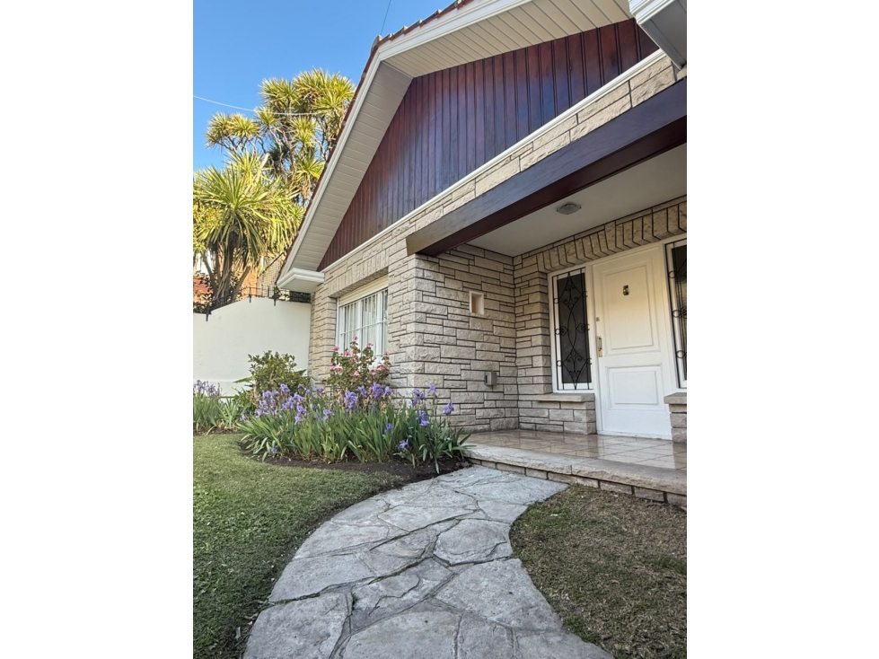 VENTA CHALET 3 AMB. GARAGE- CASTELLI 600 — foto 4