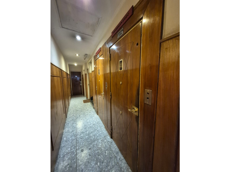 VENTA SEMIPISO 2 AMB- H. YRIGOYEN 1700 - 4
