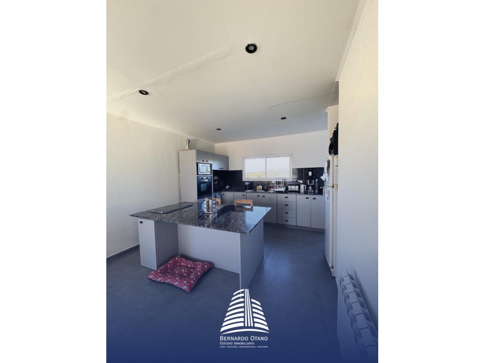 Casa en venta - (M. de San Martin 725) - 6