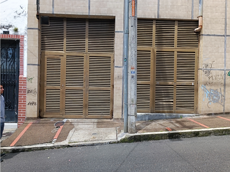 EDIFICIO CRA 6 CALLE 12 - 4