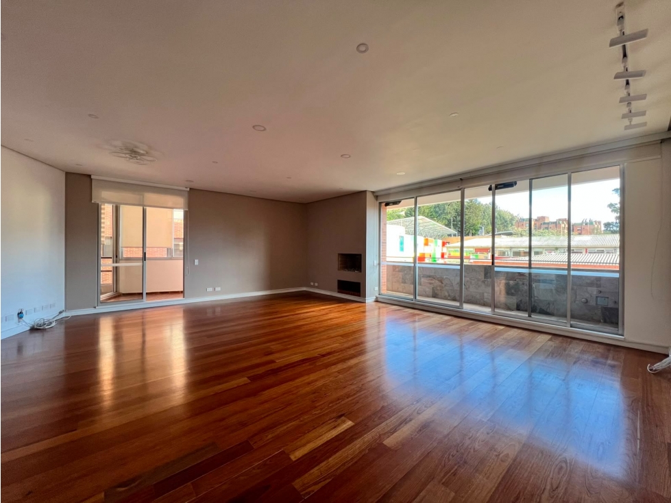Apartamento en arriendo en Rosales Bajo