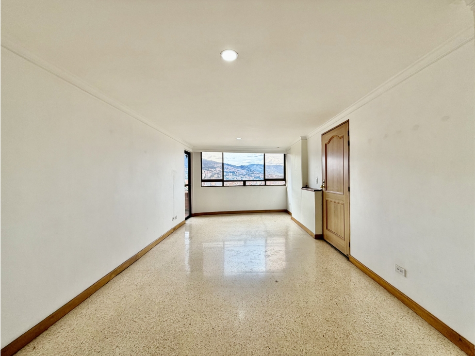 Apartamento en La Castellana con gran potencial y vista espectacular