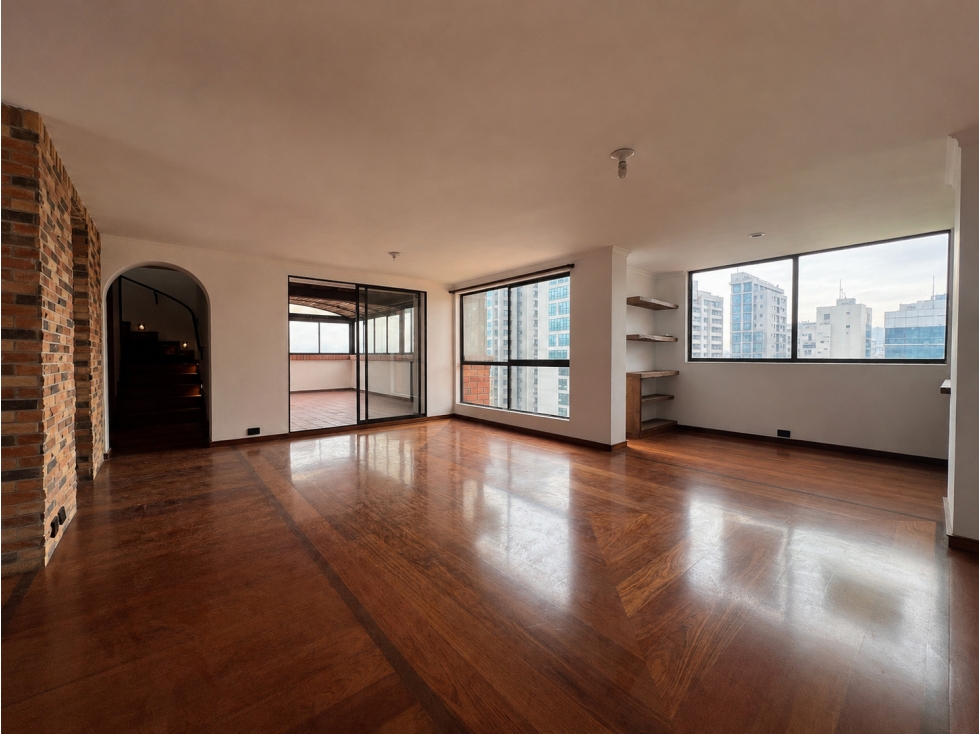 Duplex a la venta en el Poblado, A pasos del C.C Santa Fe