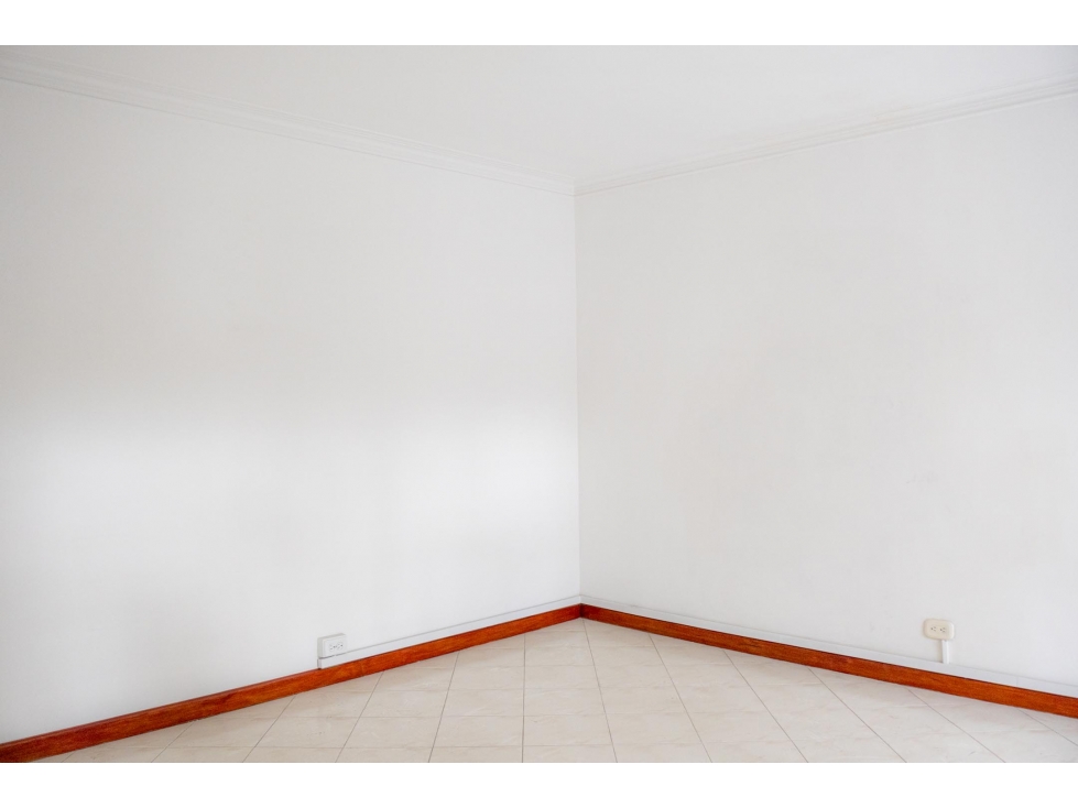 OPORTUNIDAD DE DESARROLLO: PROPIEDAD DE 383 M² A 1 CUADRA DE LA 70