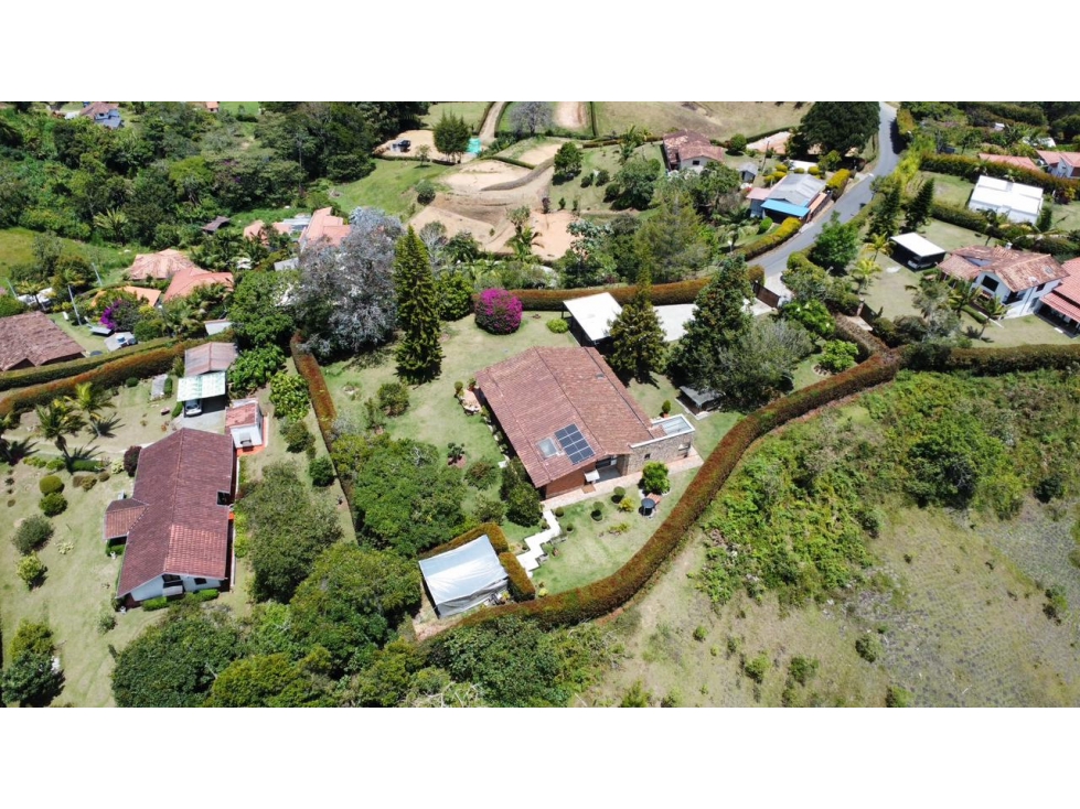CASA FINCA EN VEREDA OJO DE AGUA RIONEGRO ANTIOQUIA - 1