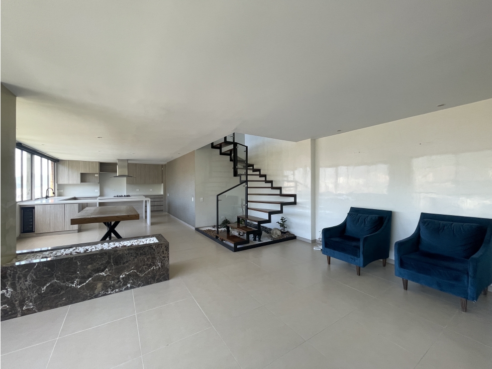 APARTAMENTO DÚPLEX CON VISTA PANORAMICA EN ALTOS DEL POBLADO — foto 2