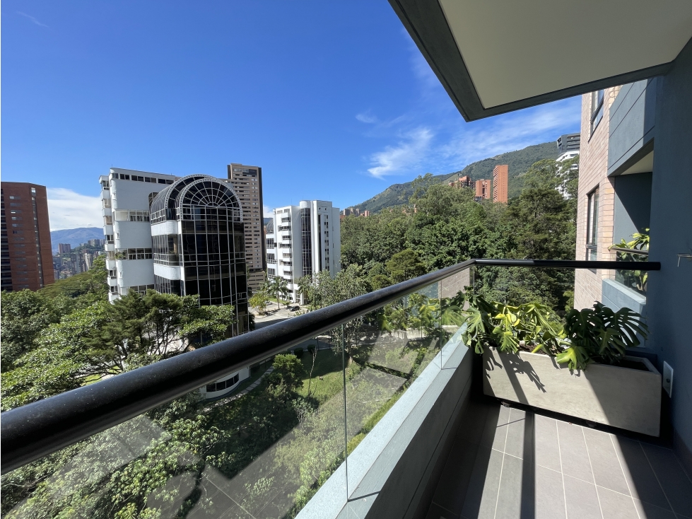 APARTAESTUDIO CON VISTA A LA CIUDAD EN LINARES POBLADO — foto 2