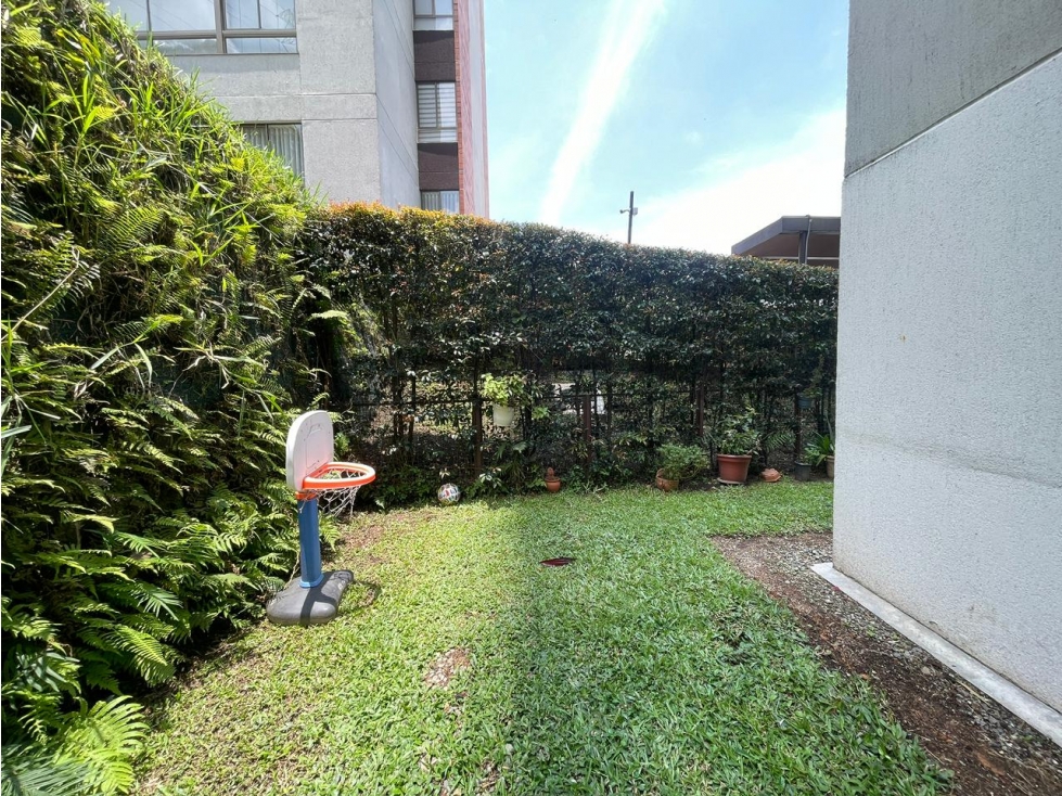 APARTAMENTO CON TERRAZA EN SABANETA — foto 3