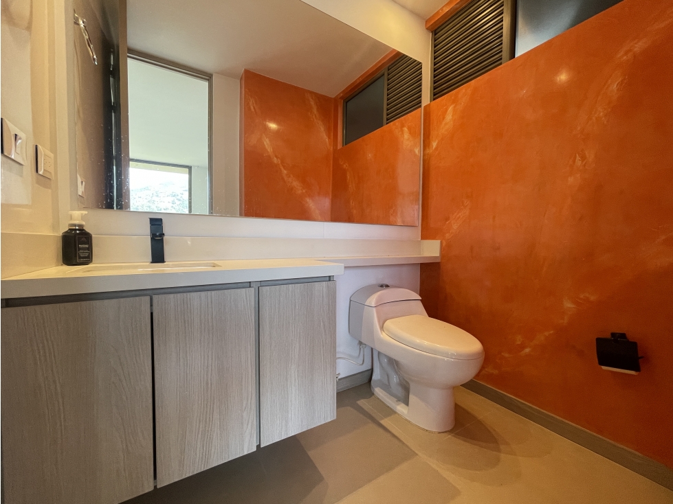 APARTAMENTO DÚPLEX CON VISTA PANORAMICA EN ALTOS DEL POBLADO — foto 3