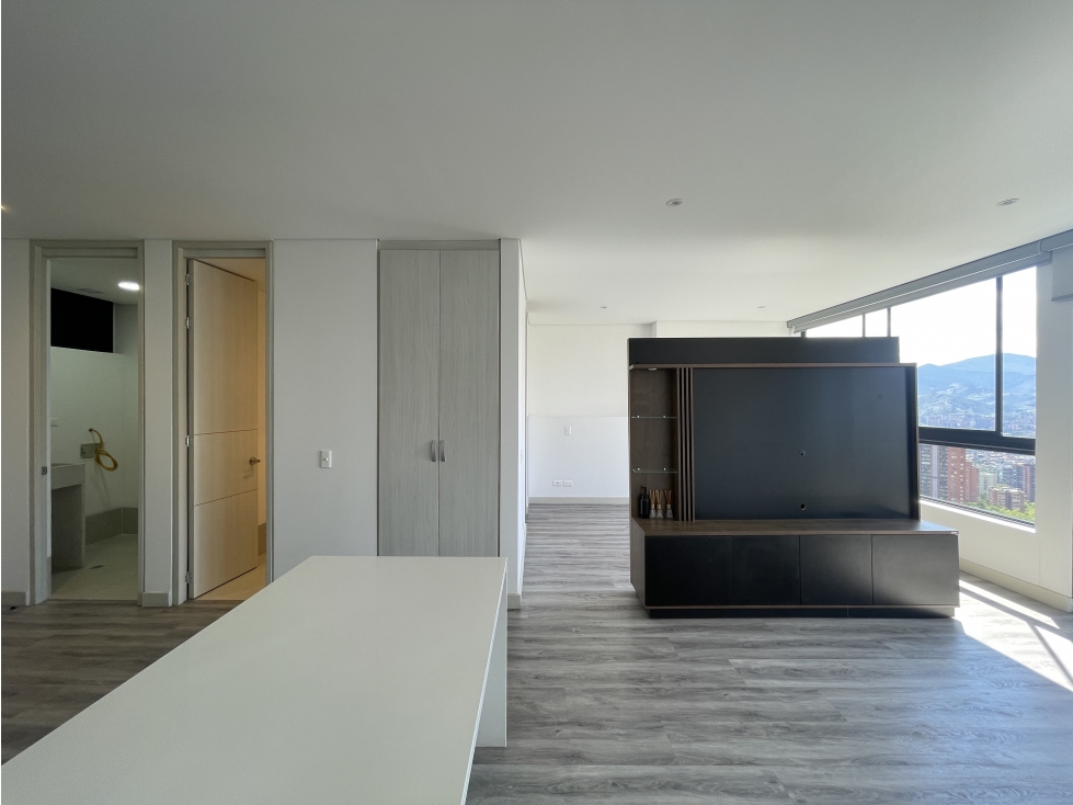 APARTAESTUDIO CON VISTA A LA CIUDAD EN LINARES POBLADO — foto 6