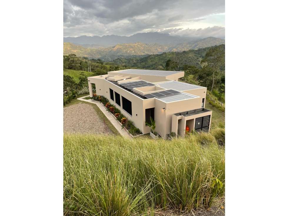 Finca Moderna Con Energía Solar y Piscina — foto 2