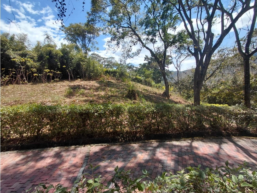 ¡LOTE EXCLUSIVO DE 6.000 m² EN VILLETA! - 1