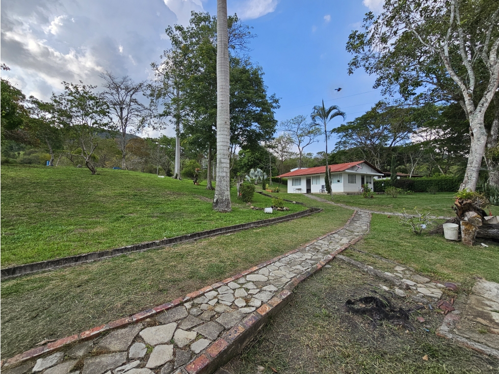 ¡Hermosa finca campestre en venta en la vereda Cune, Villeta! - 2