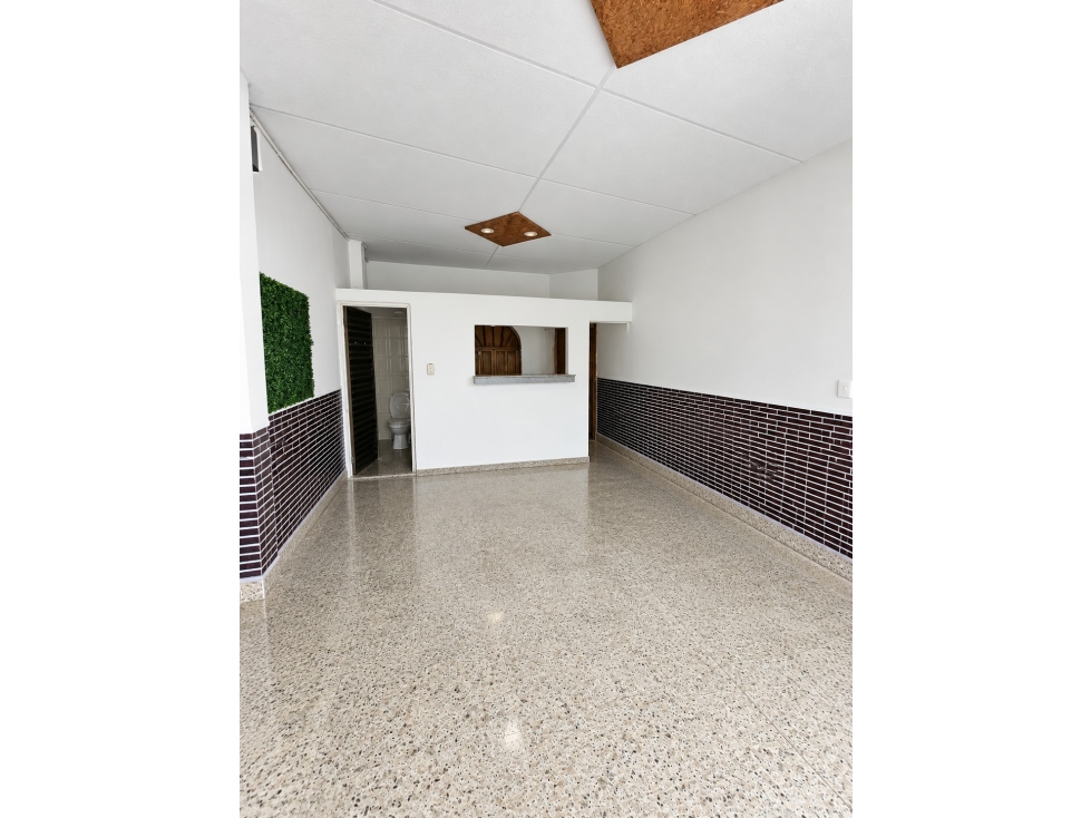 ¡Local comercial central en arriendo! - 1