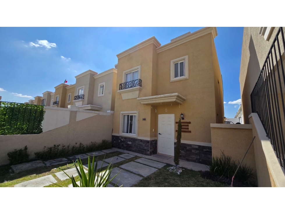 Venta en Privada Córcega, Los Viñedos 3 Recámaras Terreno122 m² - 1