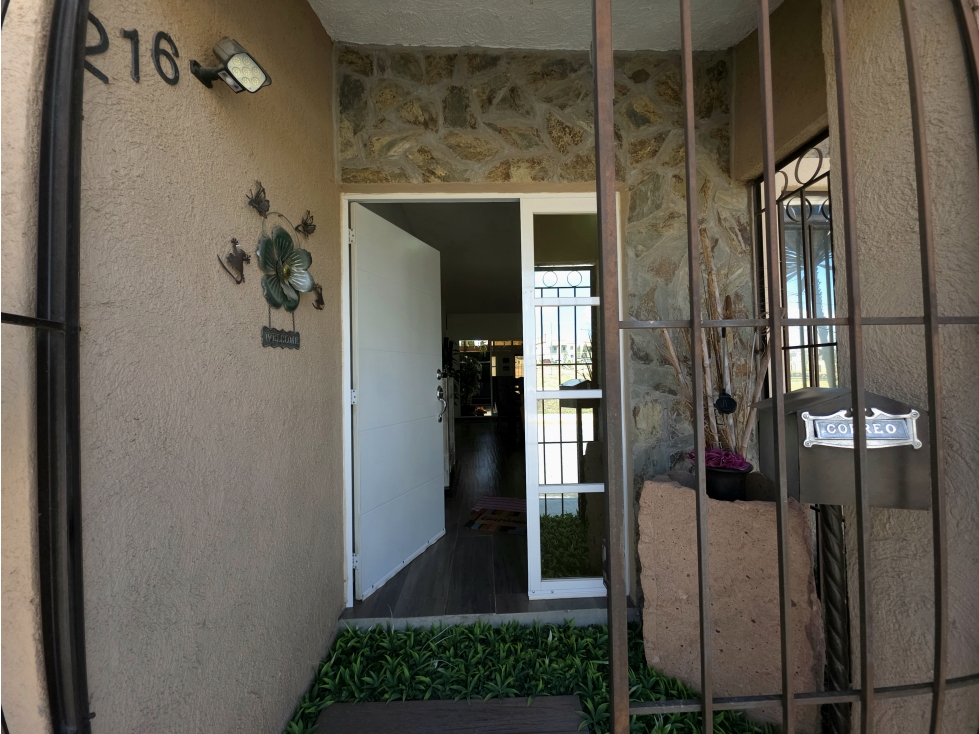 Casa en Venta en Real Madeira, frente a parque - 3