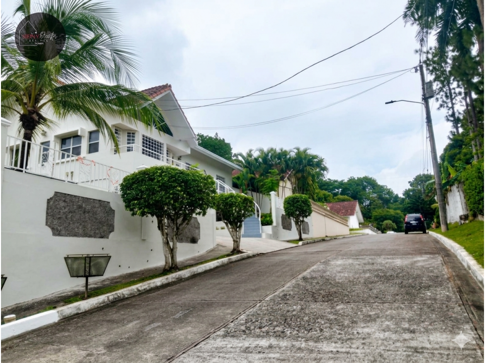 2 Story House for Sale Negotiable/Vendo Casa en La Montañesa — foto 2