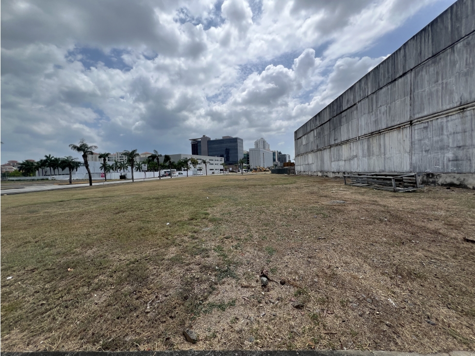 SE VENDE TERRENO EN SANTA MARIA BUSINESS DISTRICT — foto 2