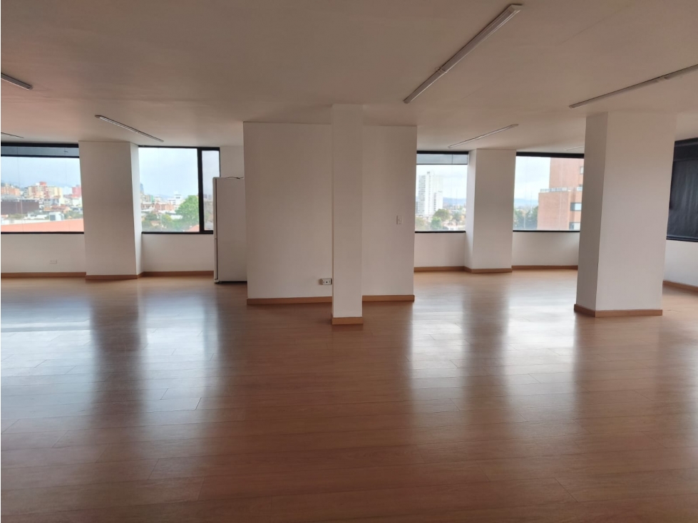 Oficina de 116m² en C. Financiero Calle 72 Operación 24 Horas