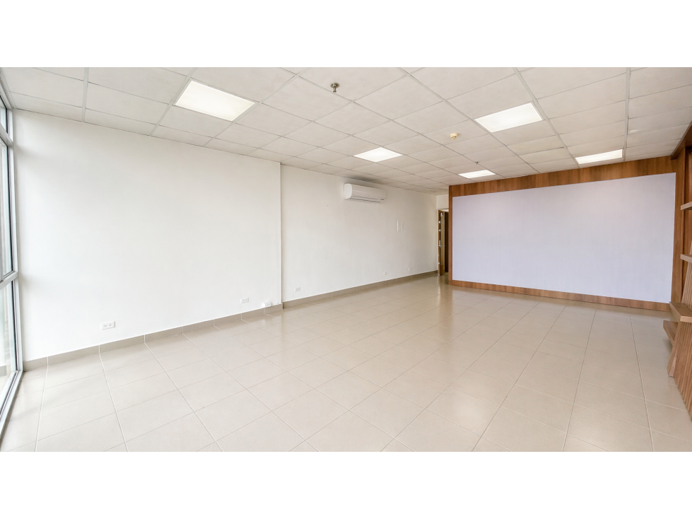 Venta de local u oficina en Bella Vista — foto 2