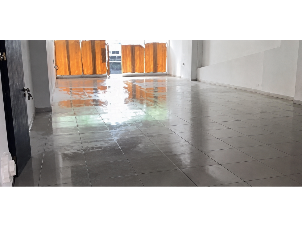 Venta de local comercial en Bella Vista - 3