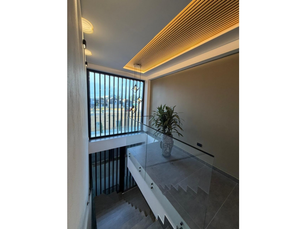 CASA EN PARCELACIÓN