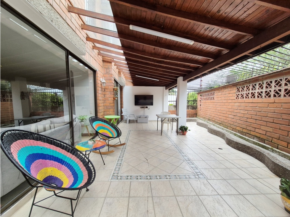 Casa 2 niveles, El Escobero, Envigado
