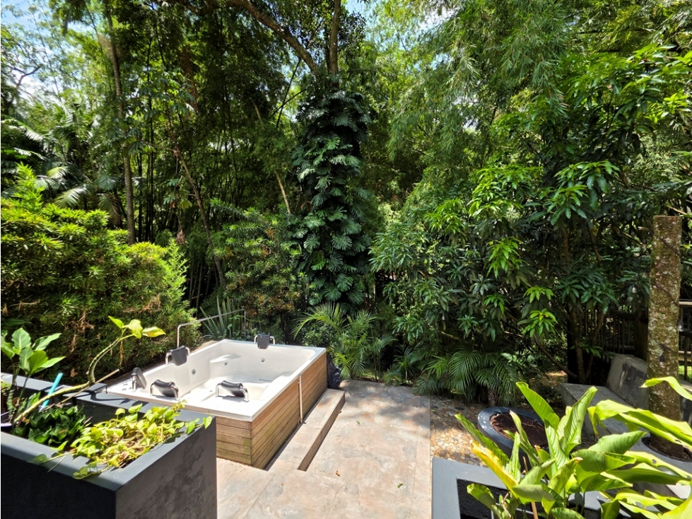Casa en venta, 241 m2, Loma del chocho, Envigado
