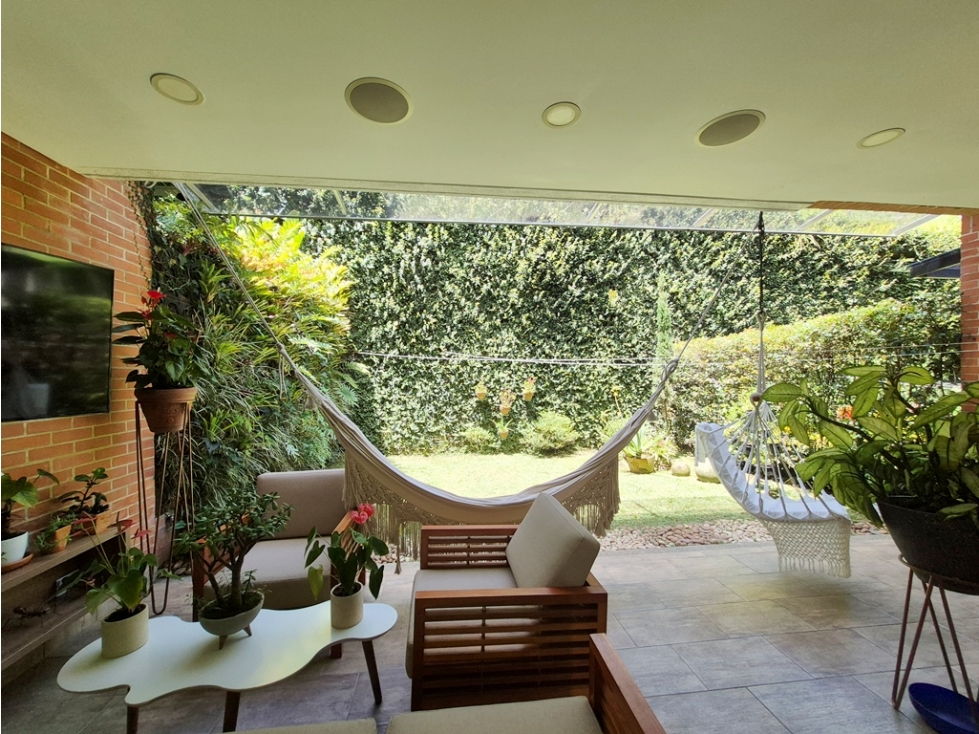 Casa 2 niveles en Loma del Atravesado — foto 2