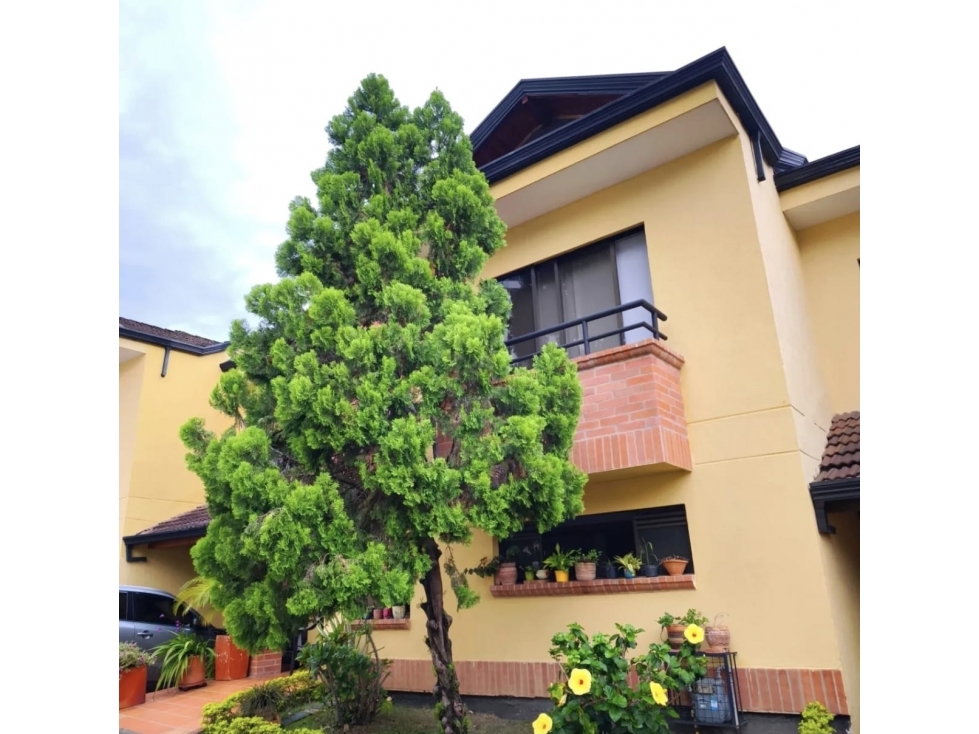Vendo Casa en Cañaveral - Dos Pisos