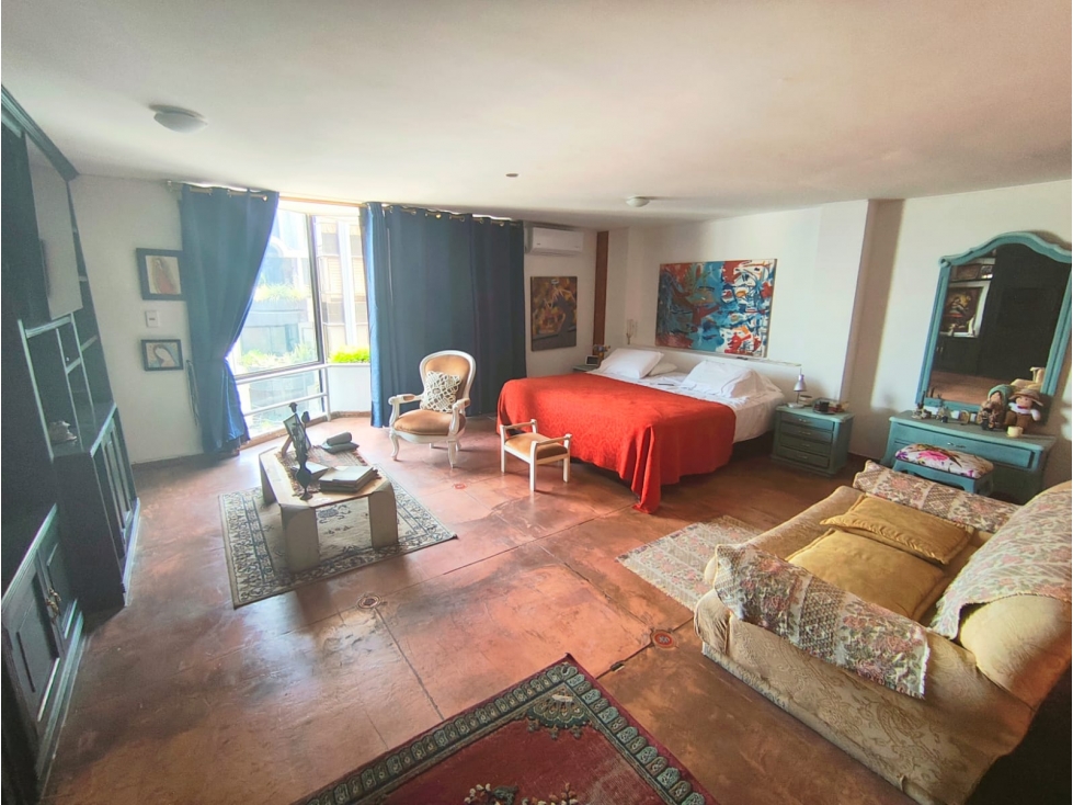 VENDO APARTAMENTO EN CABECERA 225 METROS CUADRADOS